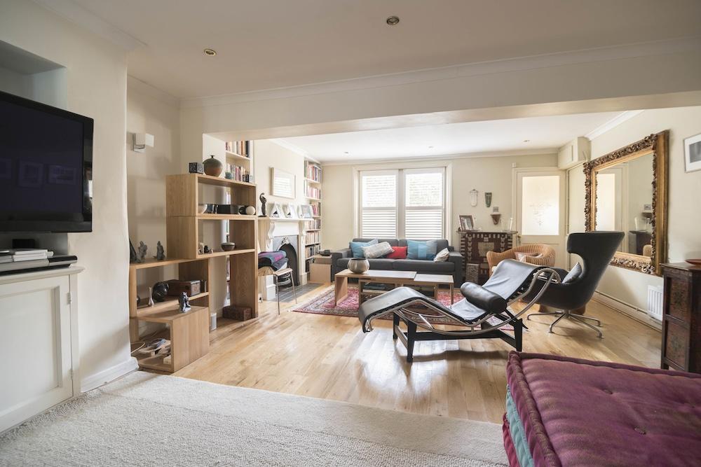 Stylish Family Home In Battersea Vr London Bagian luar foto